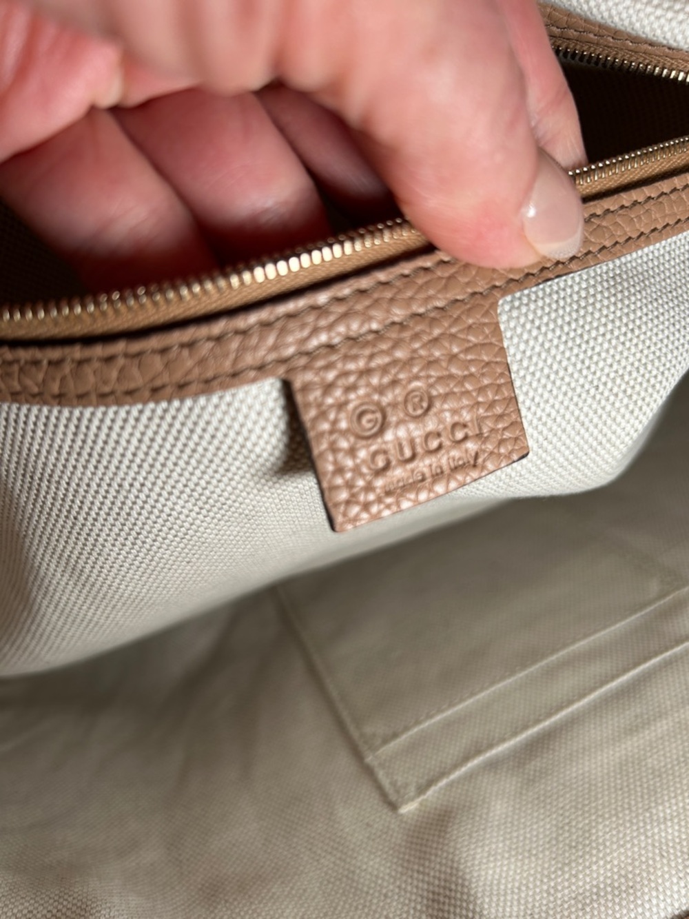 385 Gucci Soho Medium Chain Shoulder Bag with COA - Picture 5 of 11